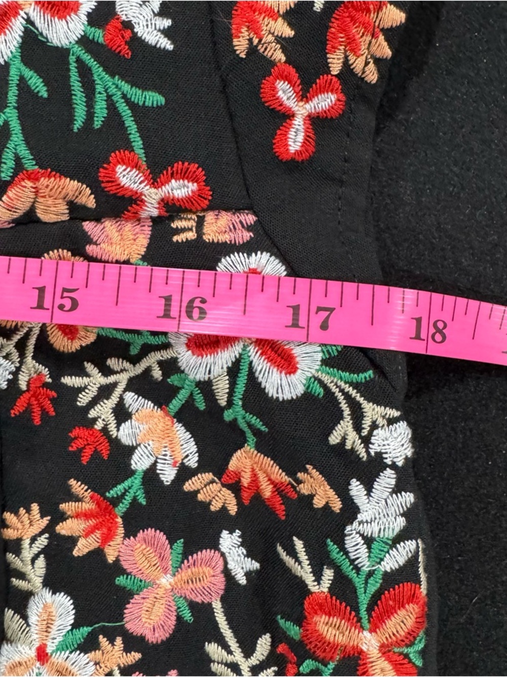 Black Floral Embroidered Capped Sleeve Top 04-0130 - Picture 6 of 7